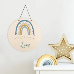 Holzschild mit Regenbogenmotiv und Name für Jungen