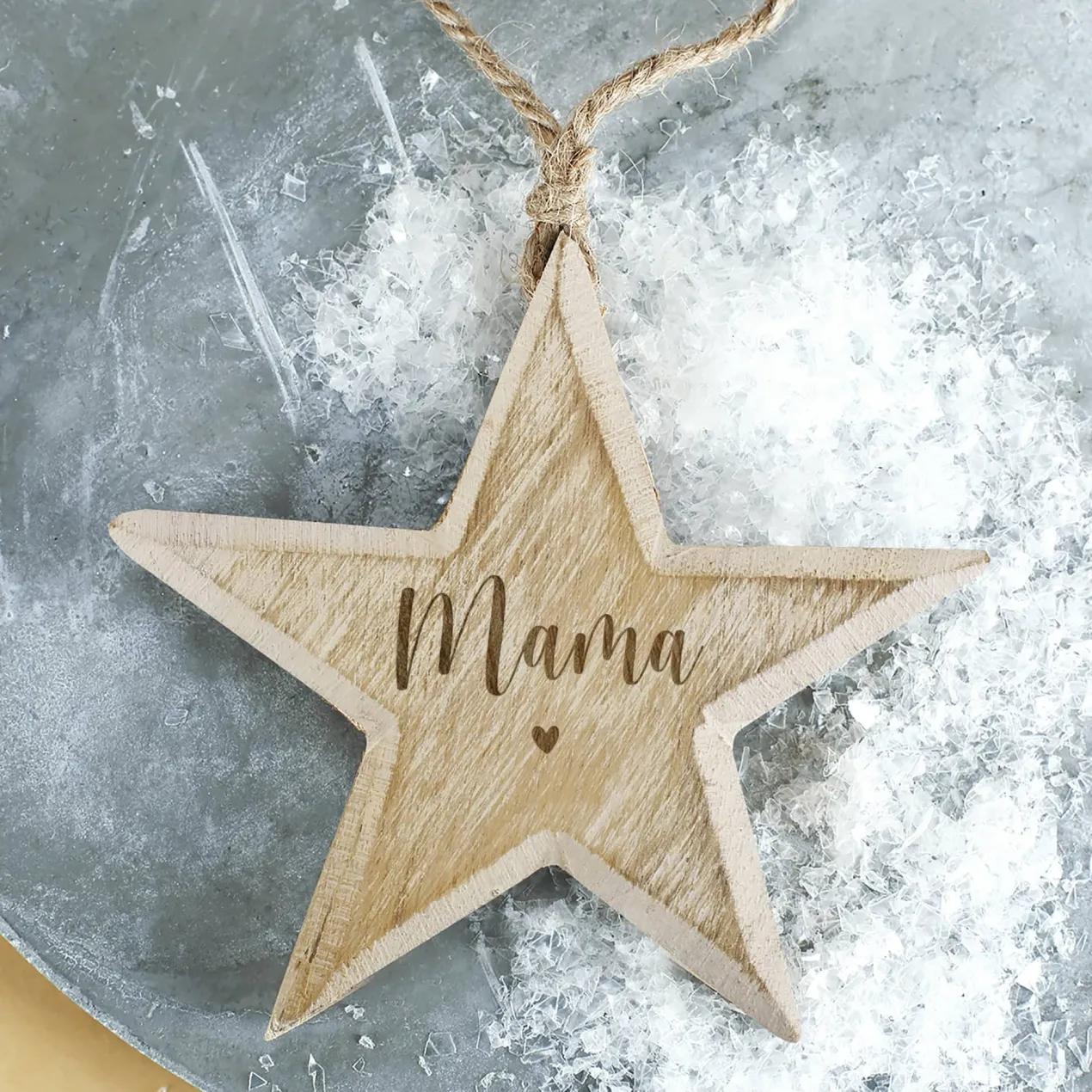Holzstern mit Namensgravur als Christbaum- oder Geschenkanhänger