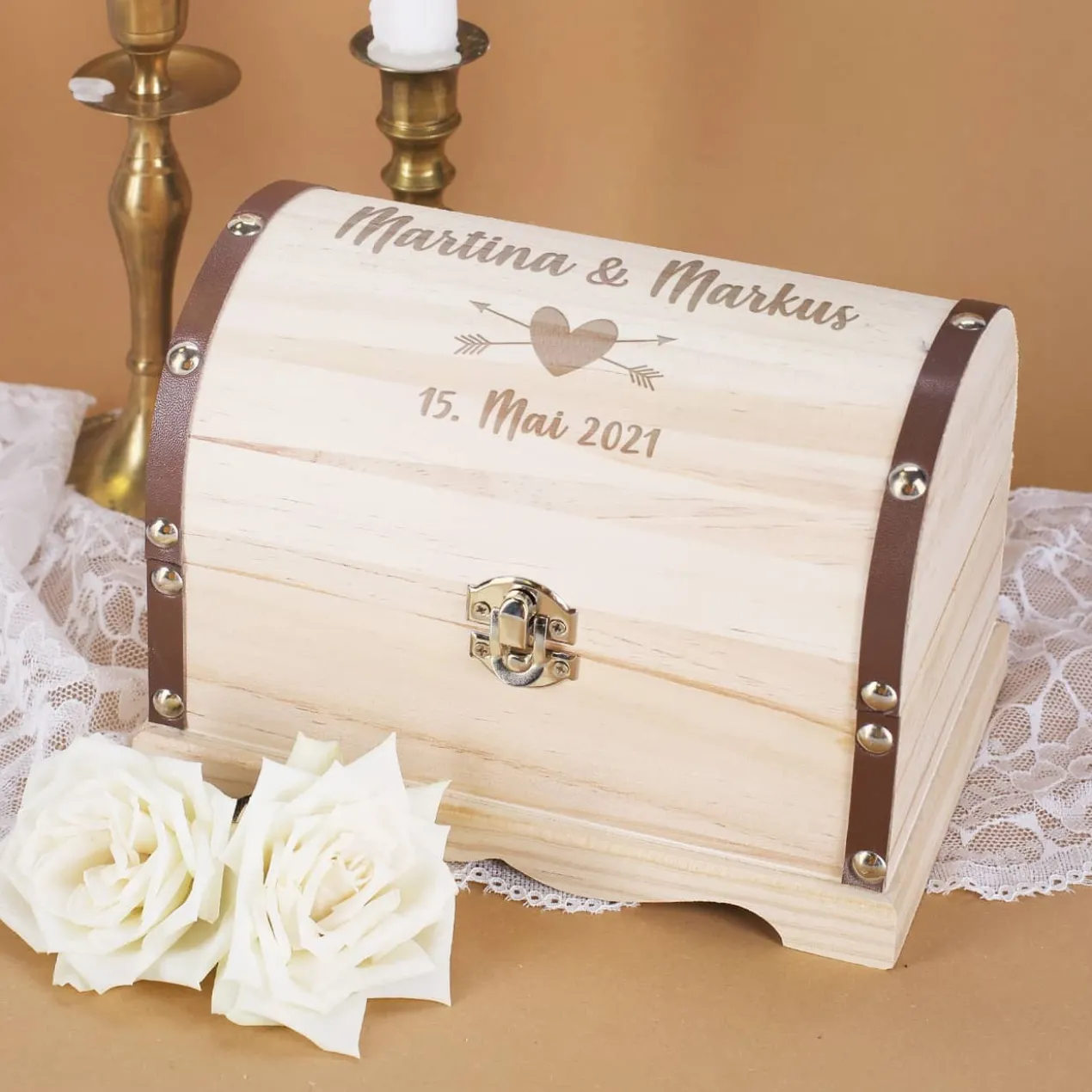 Holztruhe in 3 Größen mit Ihrer Wunschgravur zur Hochzeit oder zum Valentinstag