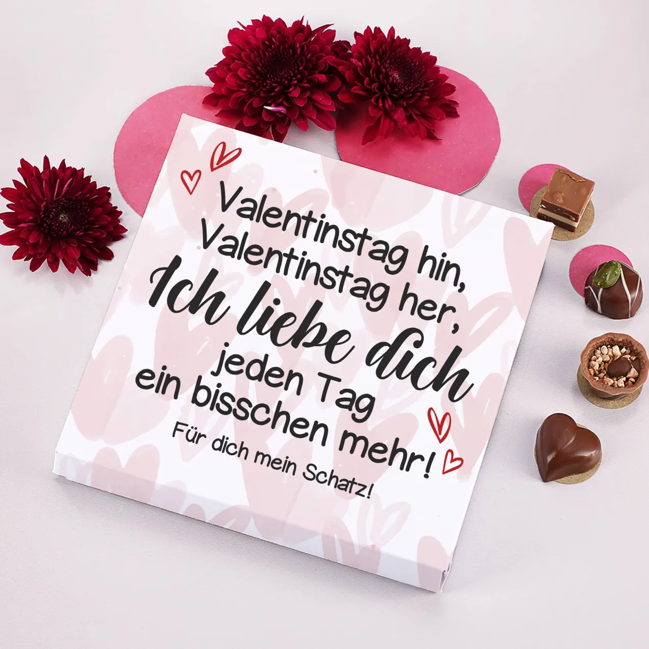 Ich liebe dich jeden Tag ein bisschen mehr! - 100g Lindt Pralinen mit Ihrem Wunschtext bedruckt