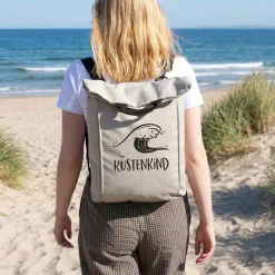2-in-1 Rucksack & Tasche personalisiert mit Wunschtext und Wellenmotiv für Strand, Wandern & Urlaub