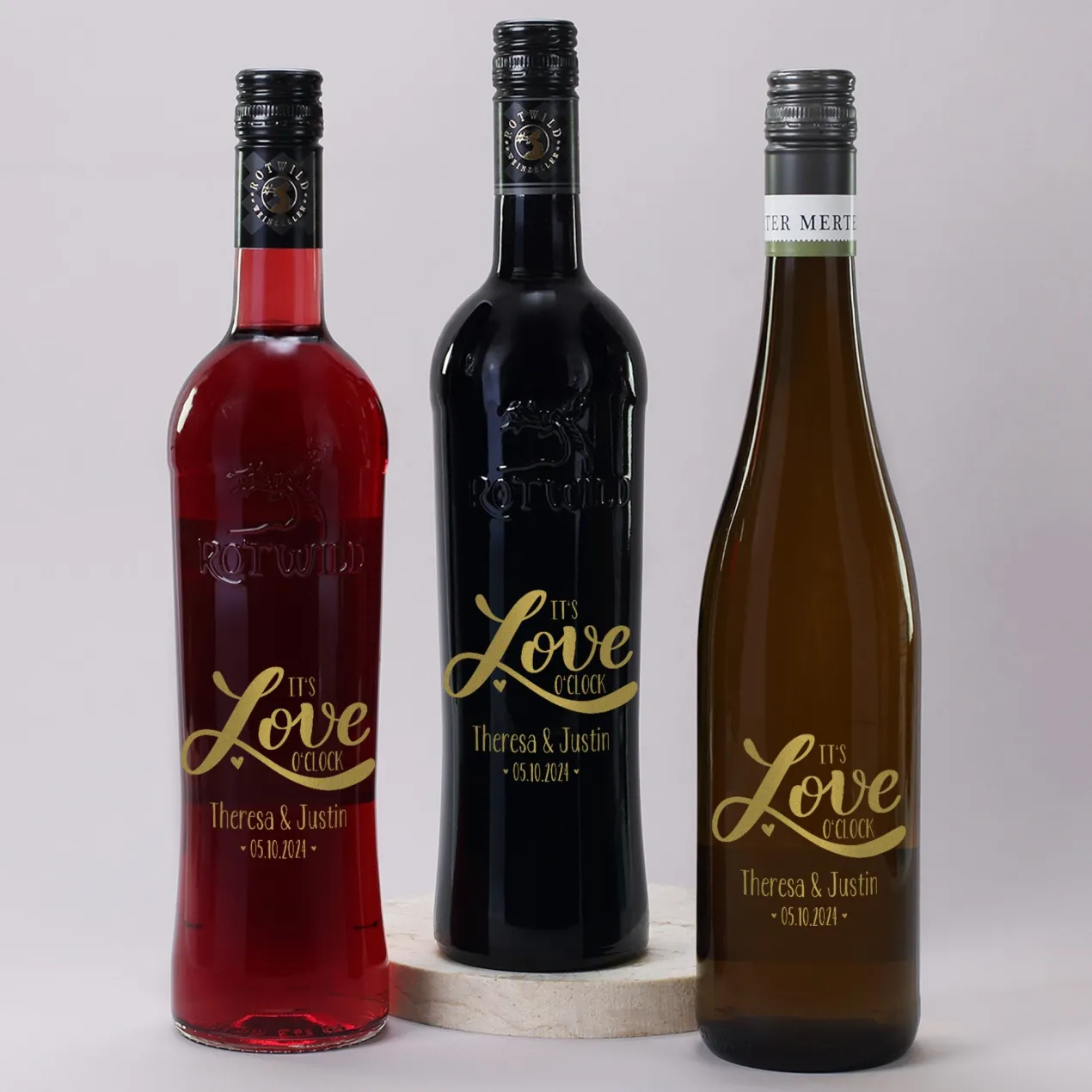 It's love o'clock - edles Geschenkset mit Weingläsern, Weinflasche und gravierter Holzbox