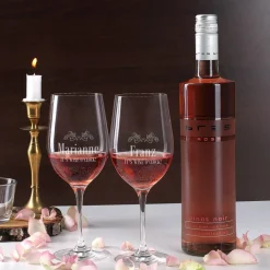 IT'S WINE O'CLOCK! Geschenkset - Weingläser und Flasche in persönlicher Holzbox