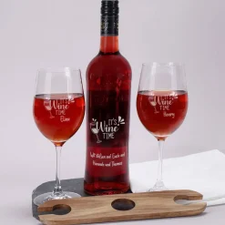 It`s Wine Time - Personalisiertes Geschenkset mit Weinflasche, Weingläsern und Weinbutler