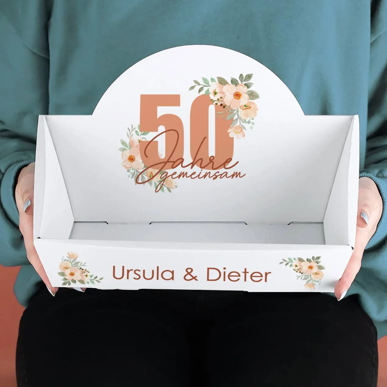 50 Jahre gemeinsam - Geschenkkorb zur Goldenen Hochzeit mit Namen, in 2 Größen