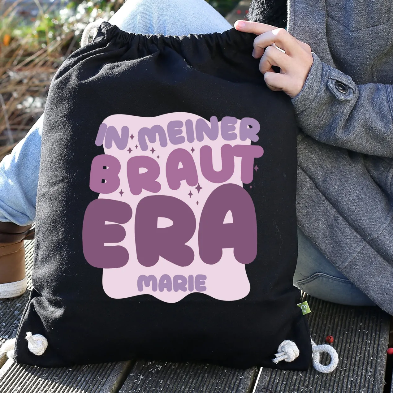 JGA Baumwoll-Rucksack mit Wunschname für die Braut-to-be | Schwarz & Natur