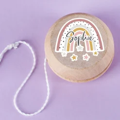 JoJo aus Holz im Retrodesign für Mädchen | Personalisiert mit Name und Regenbogen Motiv