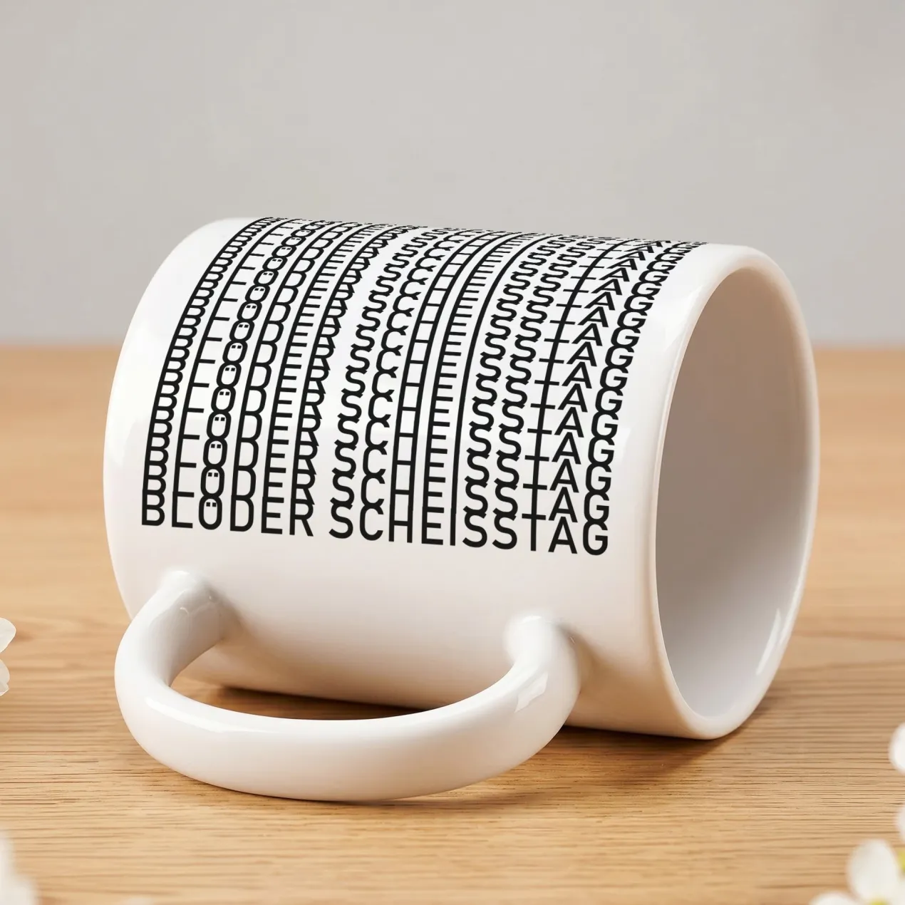 Kaffeetasse 'Blöder Scheißtag' | Tasse mit versteckter Botschaft als lustiges Geschenk mit Humor