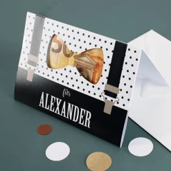 Karte als Männergeschenk mit Hosenträgermotiv und Aussparung für Geldscheine