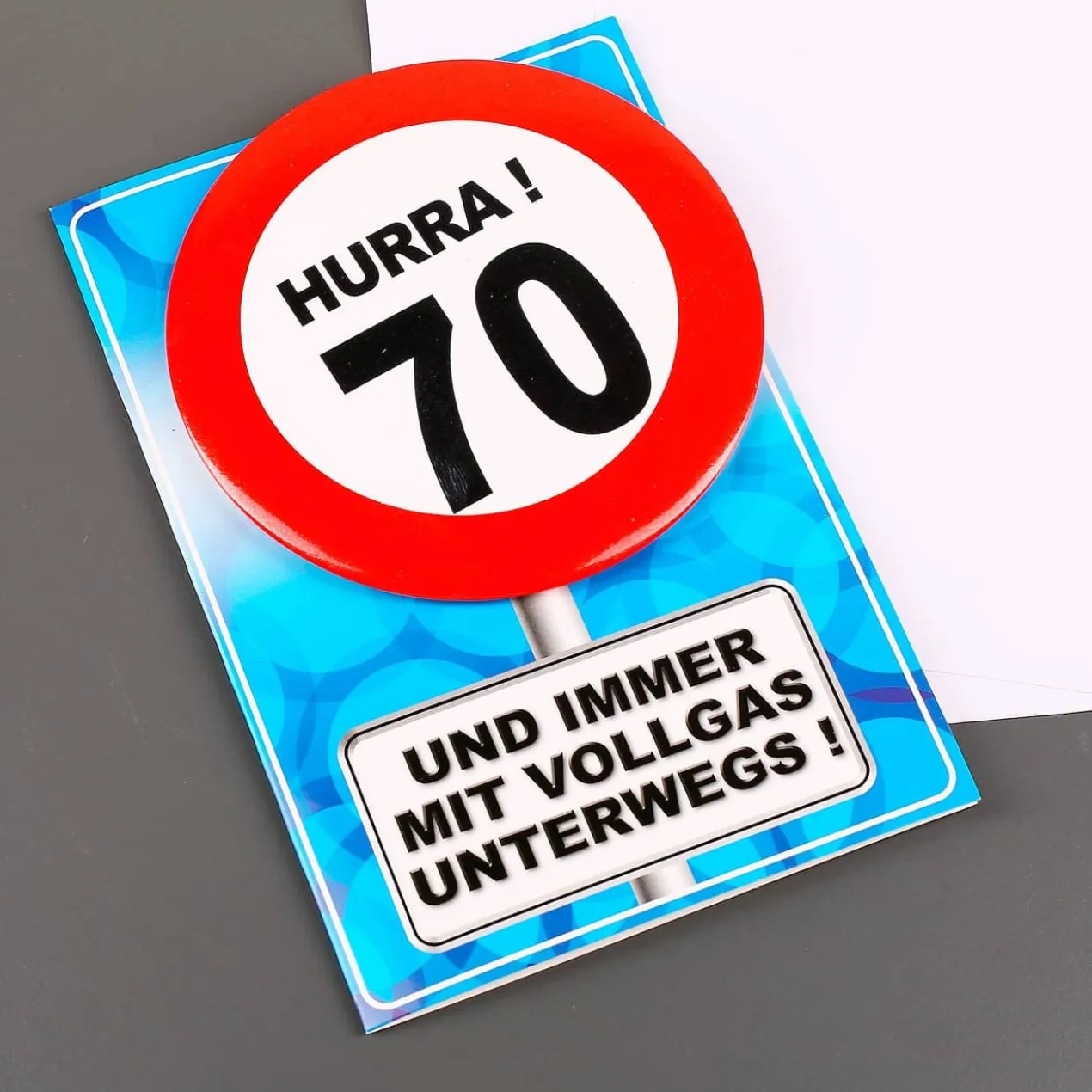 Karte mit Button im Verkehrszeichen Design zum 70. Geburtstag
