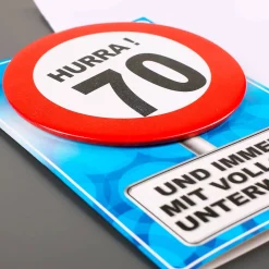 Karte mit Button im Verkehrszeichen Design zum 70. Geburtstag