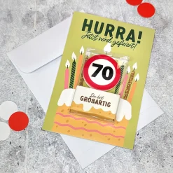 Karte zum Geburtstag mit Kerze in Verkehrszeichen-Design