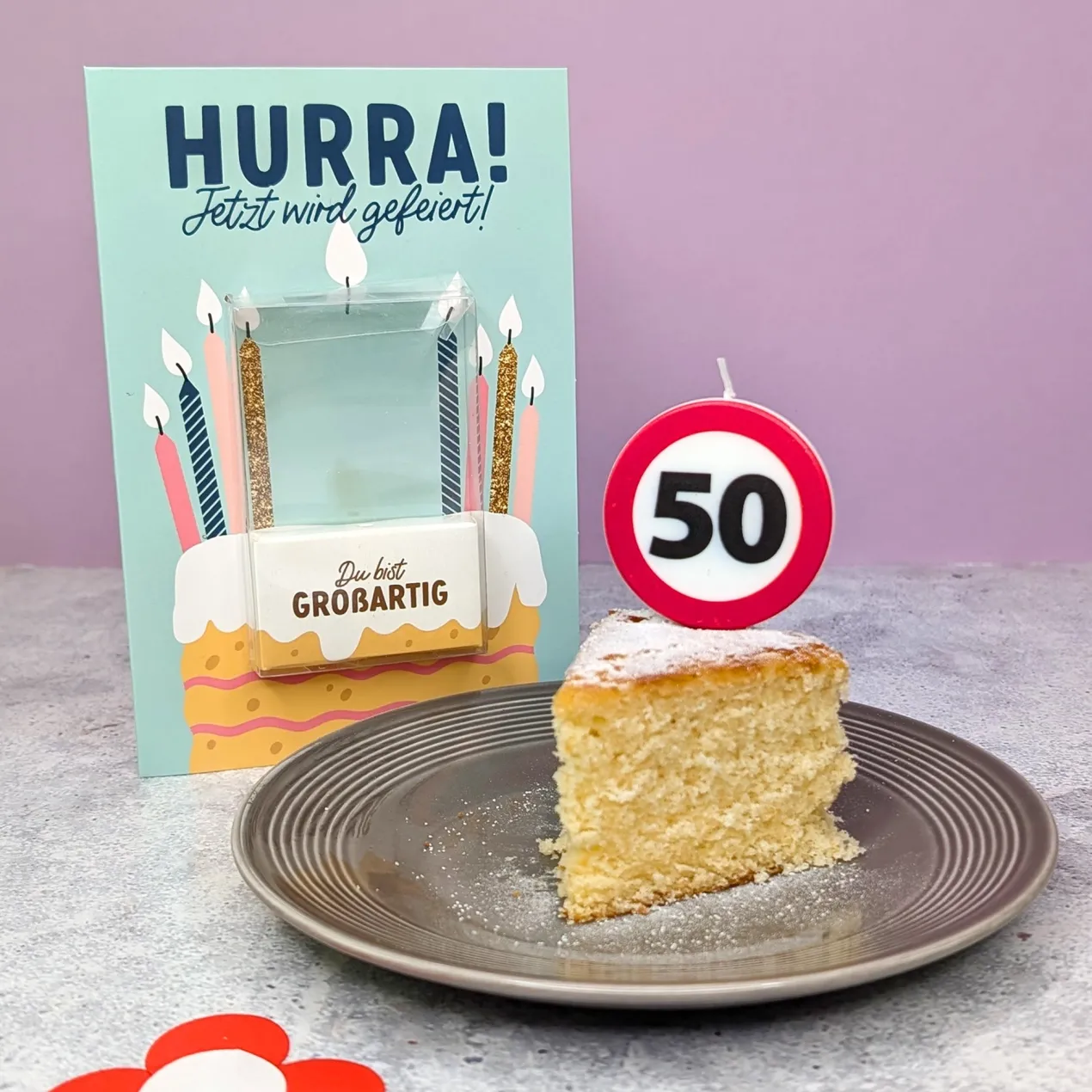 Karte zum Geburtstag mit Kerze in Verkehrszeichen-Design