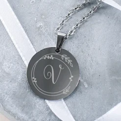 Kette mit Gravur von Initiale & Ornament | Silber, Schwarz oder Roségold