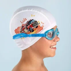 Kinderbadekappe mit Feuerwehrauto-Motiv und Name bedruckt