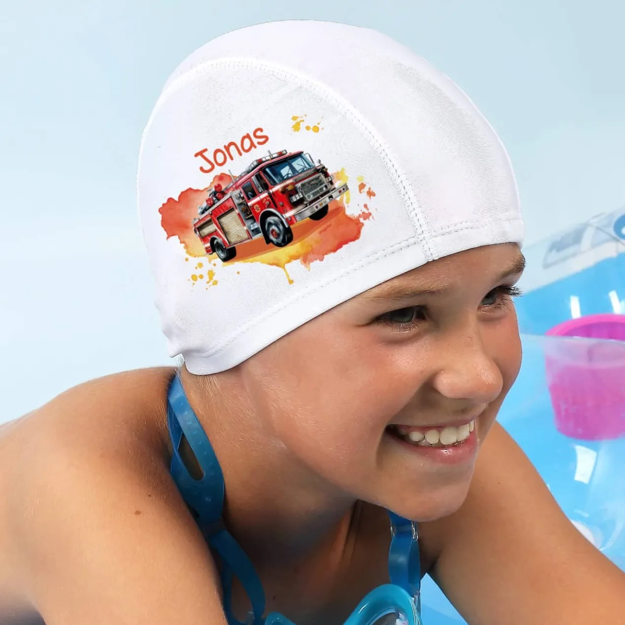 Kinderbadekappe mit Feuerwehrauto-Motiv und Name bedruckt
