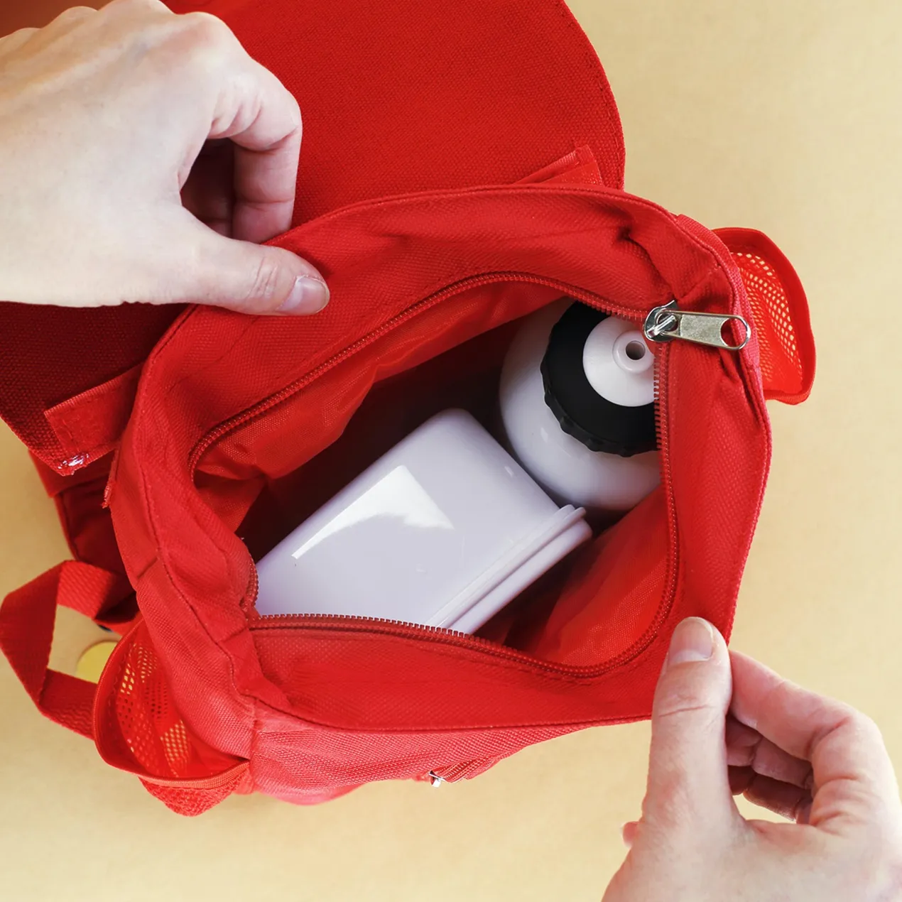 Kindergarten Rucksack in rot mit Gans Motiv & Name personalisiert | Geschenk für Mädchen zum Geburtstag