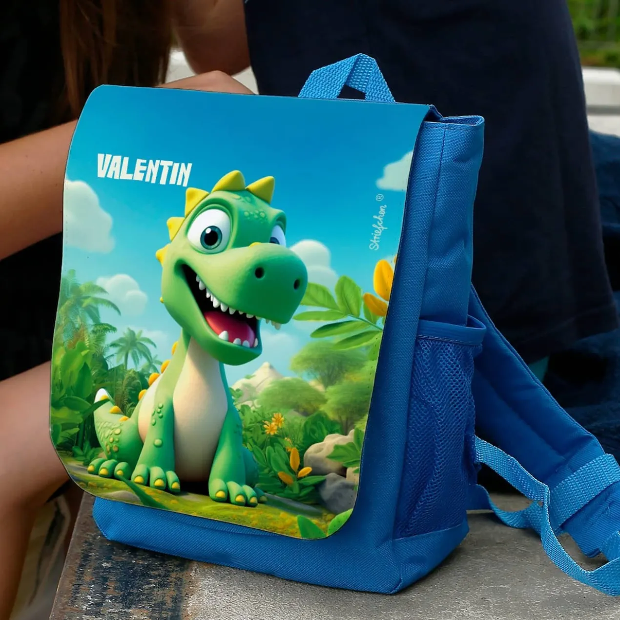 Kinderrucksack mit niedlichem Dinosaurier und Namensaufdruck