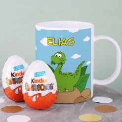 Kindertasse aus Kunststoff mit kleinem Dino und Ihrem Namen
