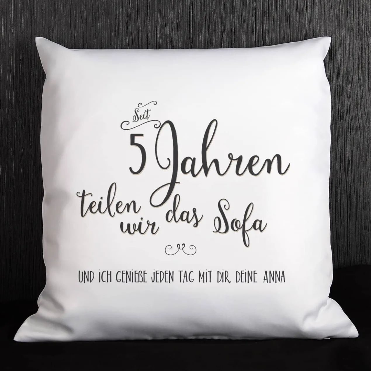 Kissen für Paare - Seit Jahren teilen wir das Sofa - mit Jahreszahl und Wunschtext
