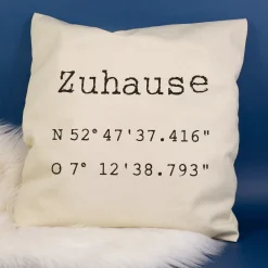Kissen mit Koordinaten & Wunschtext personalisiert | Geschenk zum Hausbau & Einzug für Wohnung