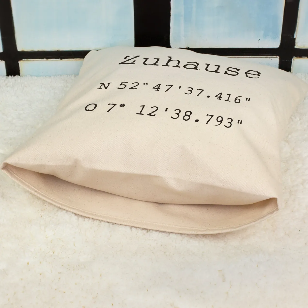 Kissen mit Koordinaten & Wunschtext personalisiert | Geschenk zum Hausbau & Einzug für Wohnung