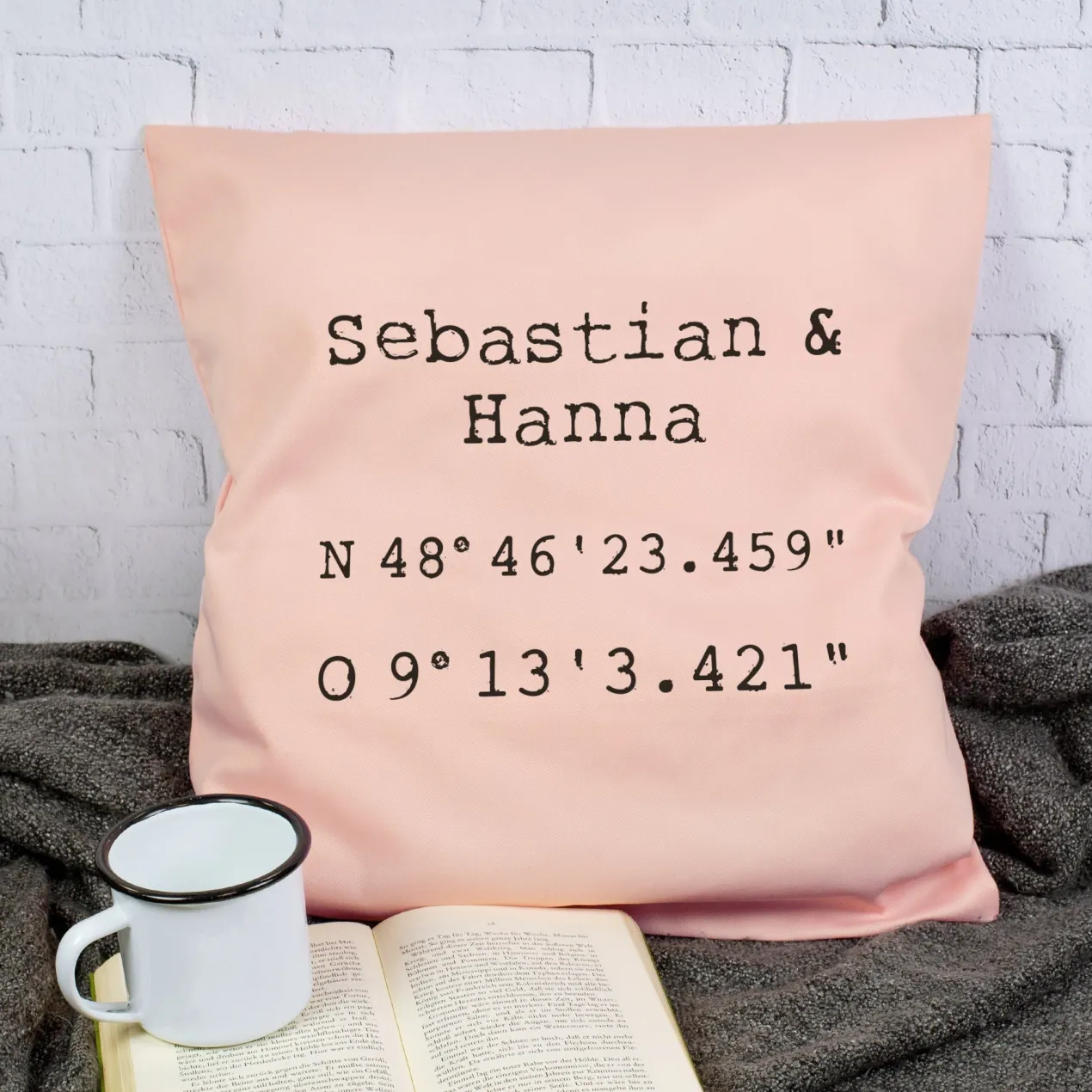 Kissen mit Koordinaten & Wunschtext personalisiert | Geschenk zum Hausbau & Einzug für Wohnung