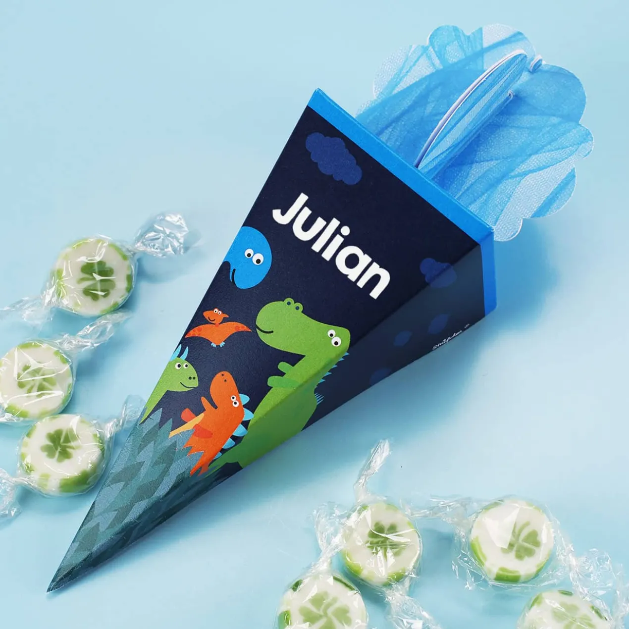 Kleine Dino Schultüte mit 10 Bonbons gefüllt