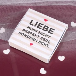 Kleine Geschenkbox aus Papier in verschiedenen Designs für Geld oder Gutscheine
