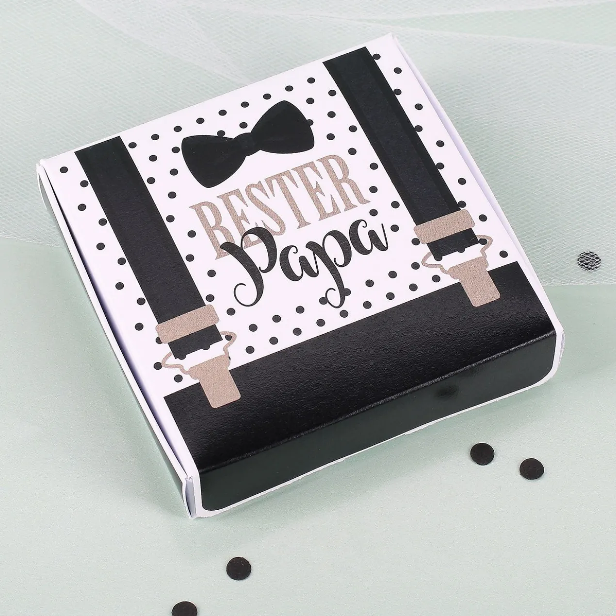 Kleine Geschenkbox aus Papier in verschiedenen Designs für Geld oder Gutscheine