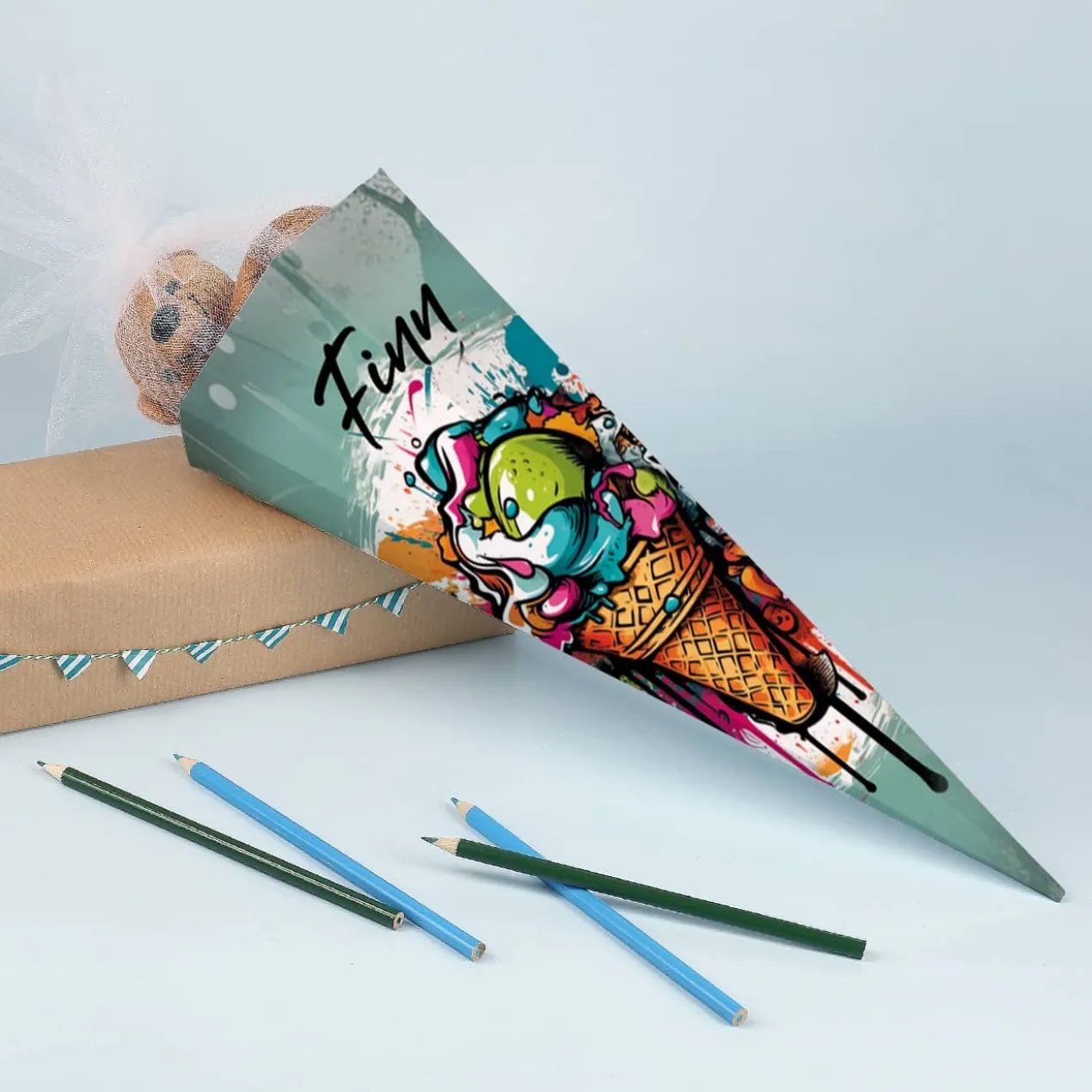 Kleine Graffiti Schultüte mit Eis-Motiv und Name, 28cm