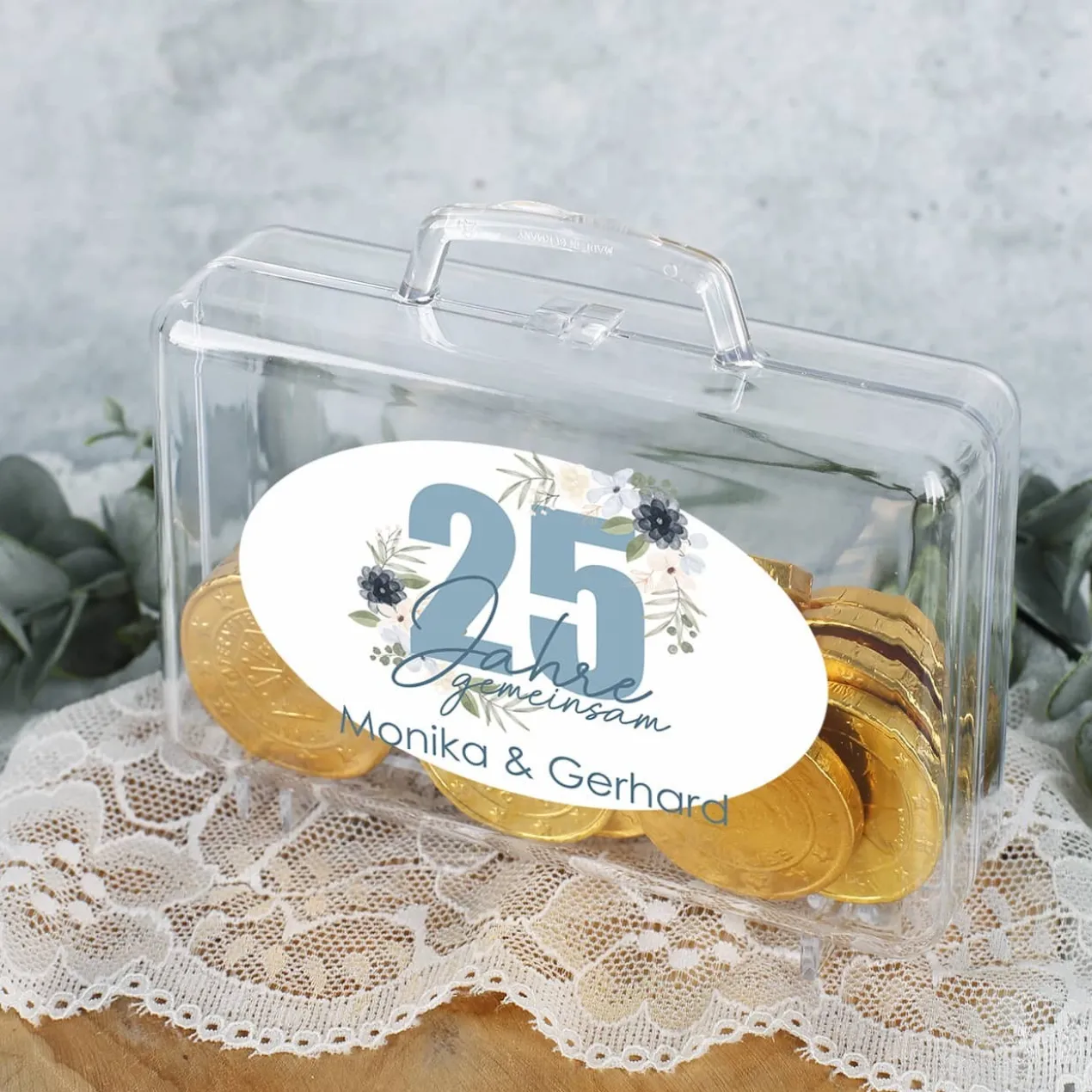 Kleiner Geldkoffer zur Silbernen Hochzeit mit Namensaufdruck