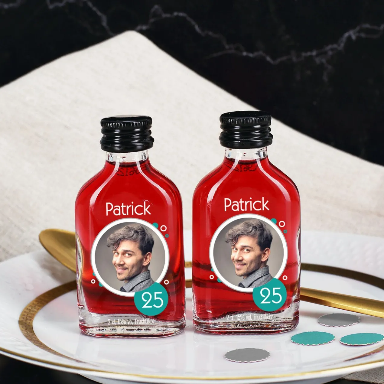 Kleiner Schnaps zum Geburtstag mit Ihrem Foto, Name und Jahreszahl personalisiert | 2 Sorten
