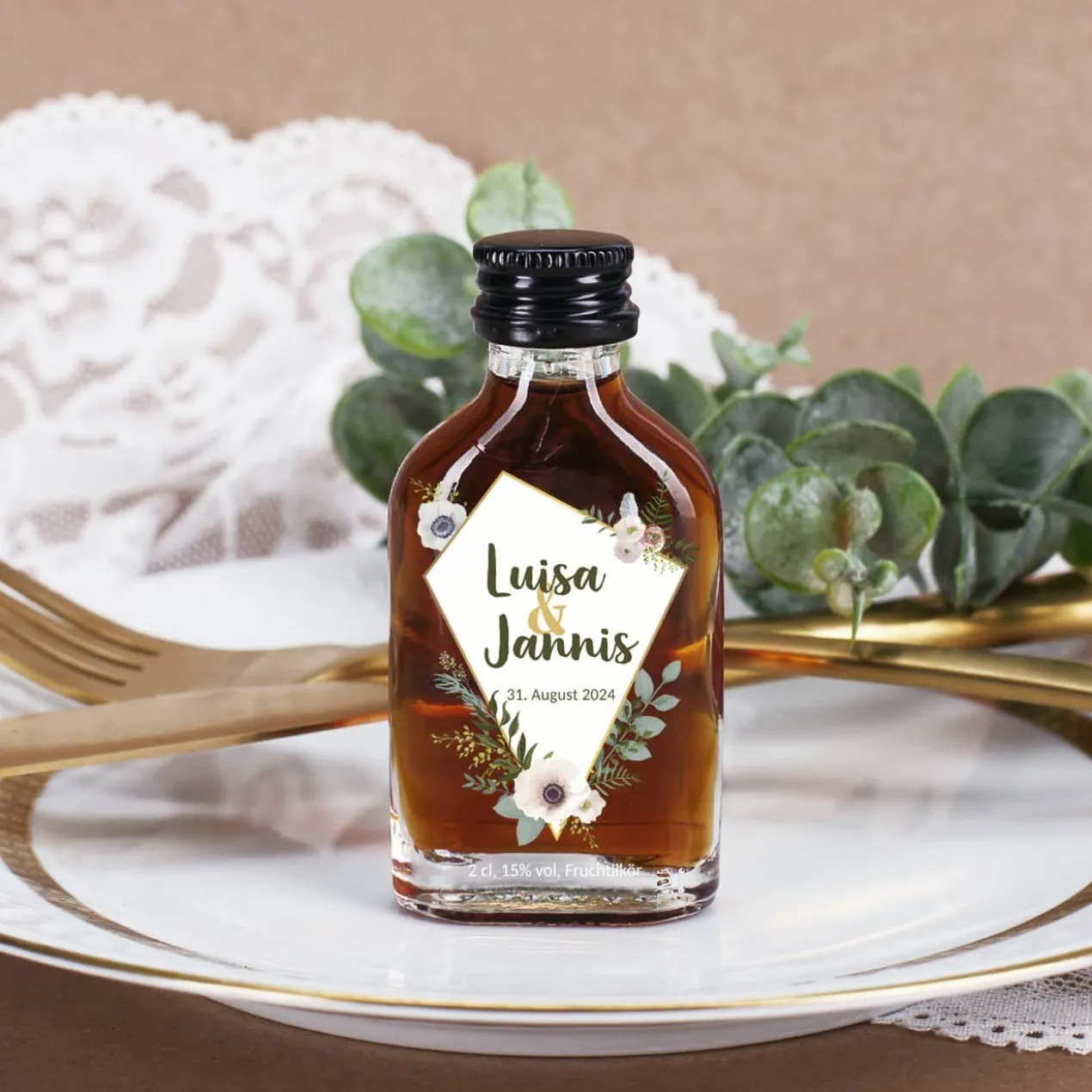 Kleiner Schnaps zum Polterabend oder zur Hochzeit mit Namen und Datum bedruckt