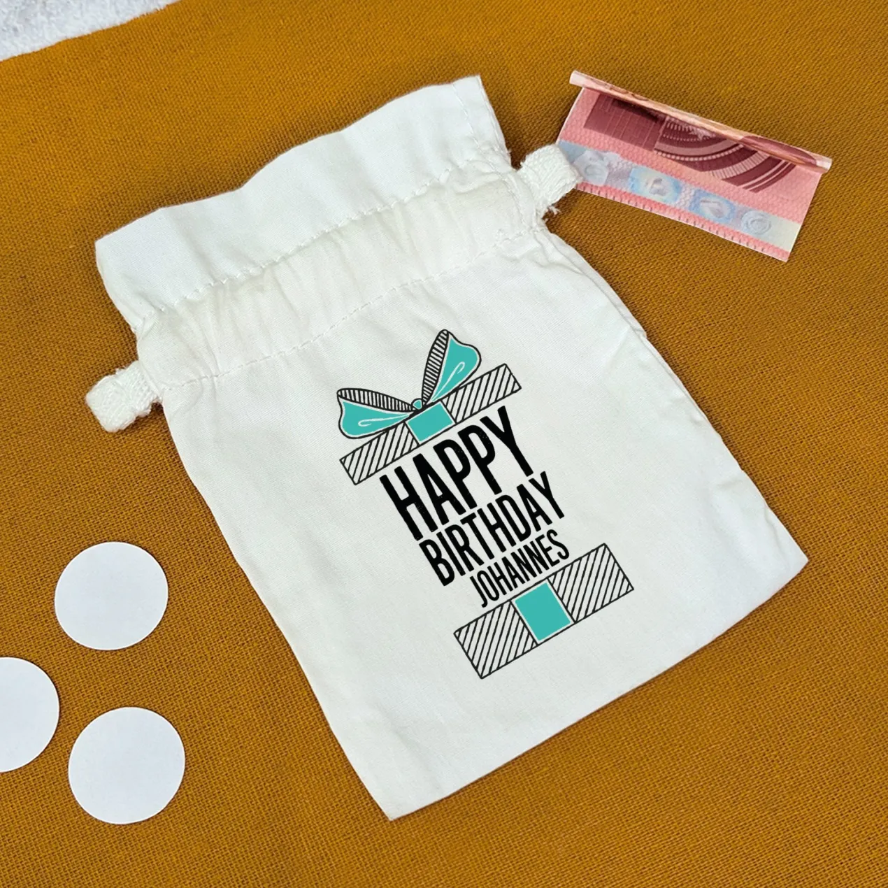 Kleines Baumwoll-Säckchen für Geldgeschenke zum Geburtstag personalisiert mit Name | Happy Birthday