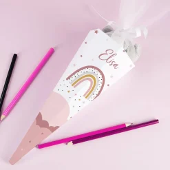 Kleine Schultüte für Geschwister mit Regenbogenmotiv in rosa