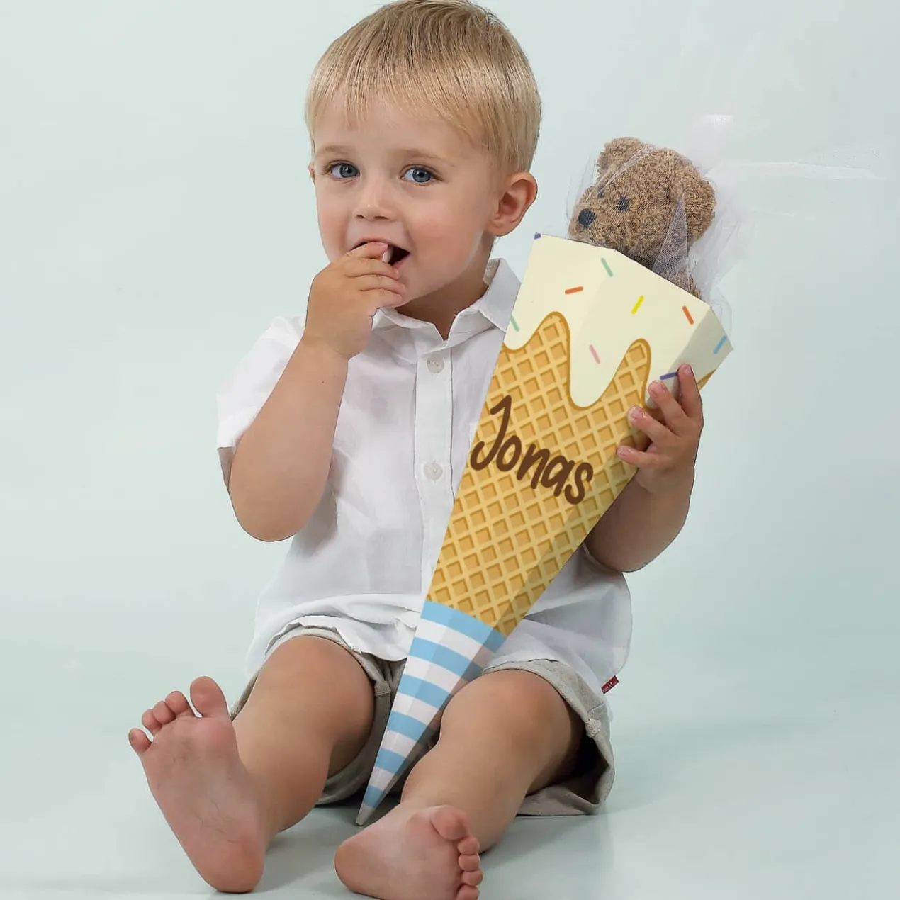 Kleine Schultüte in Eiswaffel Form mit Wunschname