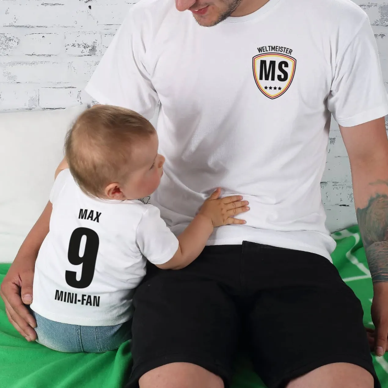 Kleine und Große Fußballhelden T-Shirts im Partnerlook für Vater und Sohn