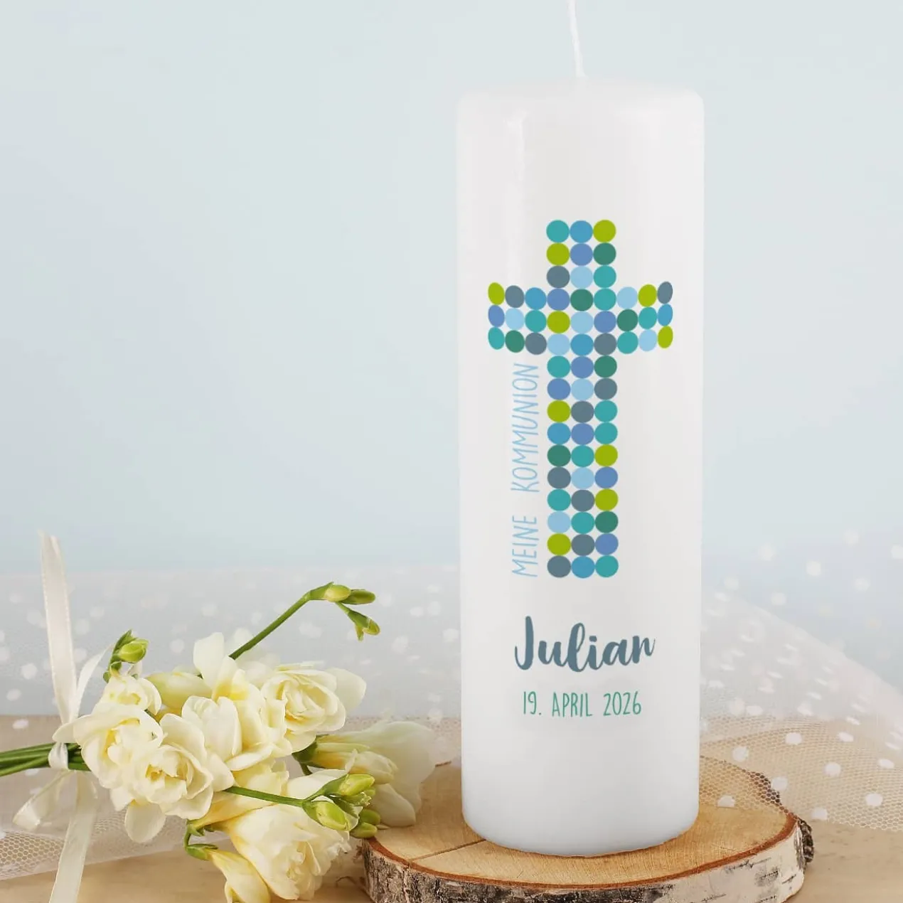 Kommunionkerze mit blaugrünem Kreuz, Name, Datum und Wunschtext