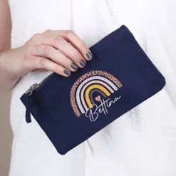 Kosmetiktasche mit Regenbogen-Motiv und Name, 2 Farben zur Auswahl