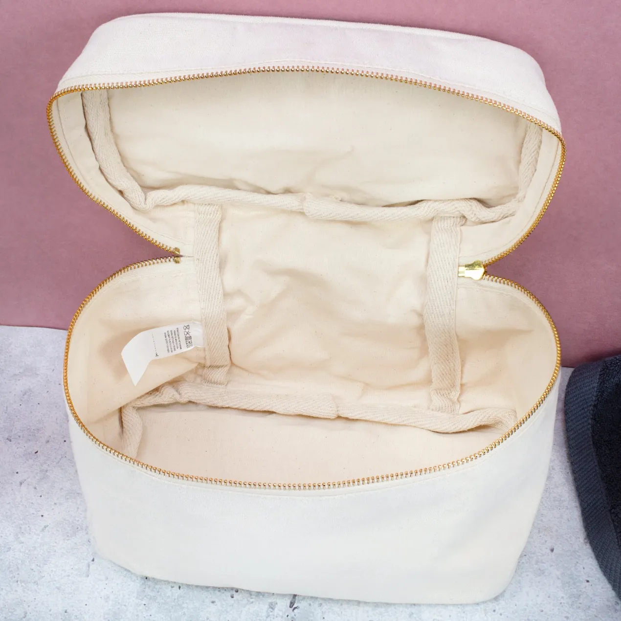 Kosmetiktasche personalisiert mit Name & Seerose | Kulturbeutel aus Baumwolle Geschenkidee