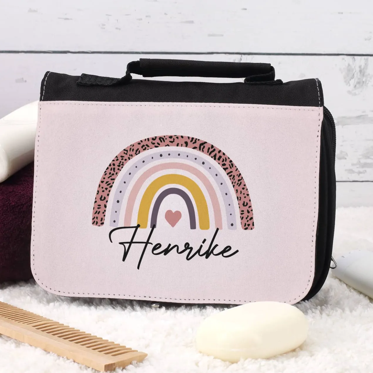 Kulturtasche mit Regenbogen-Motiv und Name
