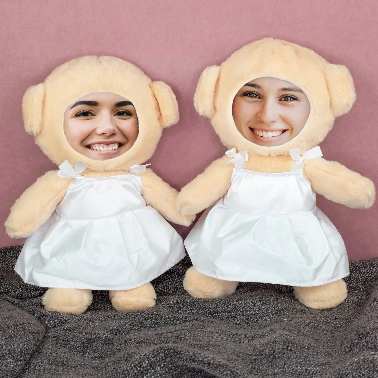 Kuscheltier Brautpaar personalisiert mit Foto Gesicht | Ehefrauen Teddy Hochzeitsgeschenk