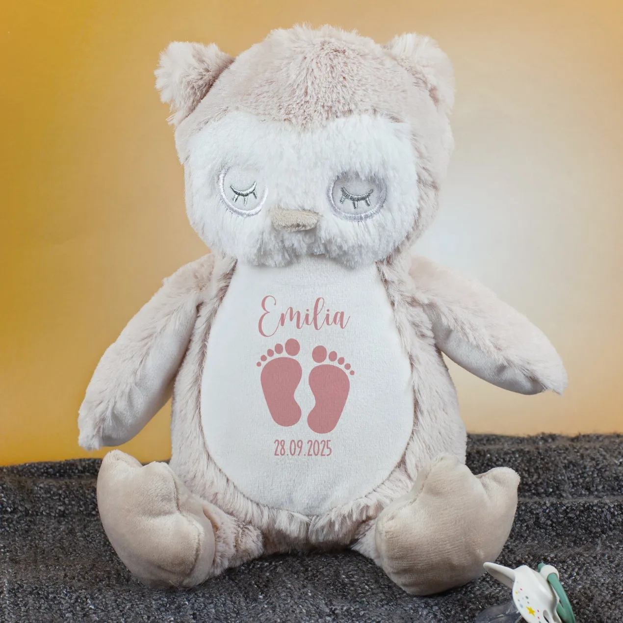 Kuscheltier Eule mit Babyfüßchen | Personalisiert mit Name & Datum zur Geburt & Taufe | Farbauswahl