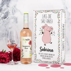 Lass die Sau raus! - Geschenkset zum Geburtstag mit nachhaltigem Biorebe Wein und Weinglas