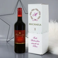Leckerer Glühwein mit persönlicher Flaschenverpackung