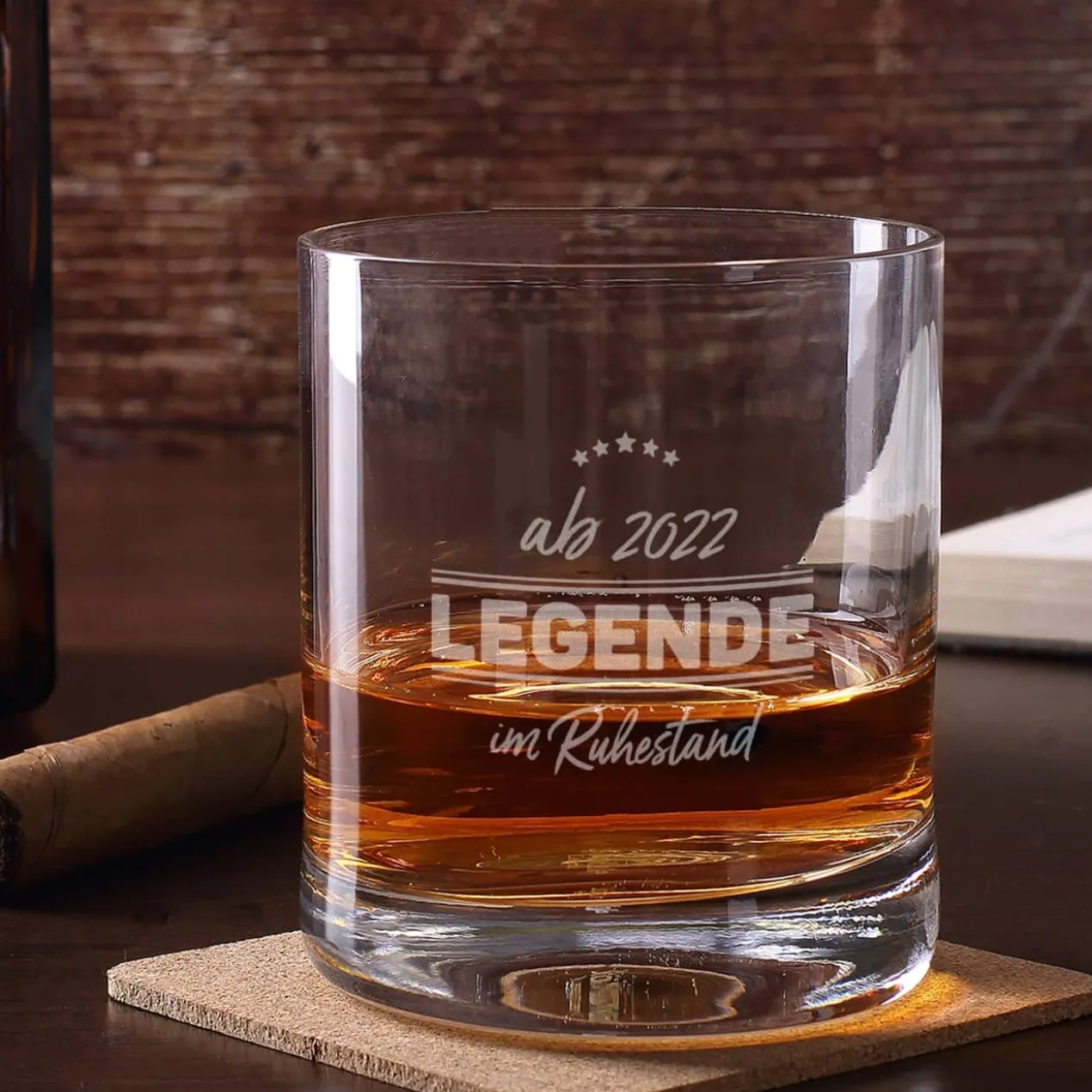 Legende im Ruhestand - graviertes Whiskyglas mit Name