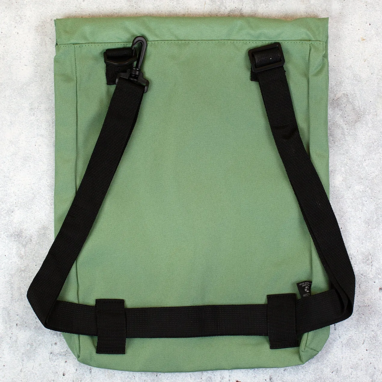 Leichter 2-in-1 Rucksack personalisiert mit Name und Blumen | Geschenk für Frauen, Wandern & Urlaub
