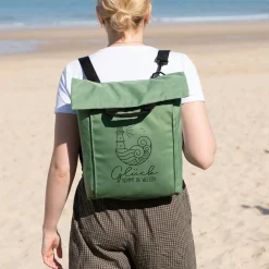 Leichter 2-in-1 Rucksack & Tasche mit Leuchtturm Motiv für Wandern und Urlaub | Glück kommt in Wellen