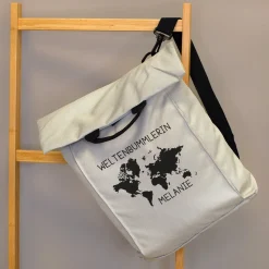 Leichter 2-in-1 Rucksack & Tasche personalisiert mit Wunschtext und Name | Weltkarte Motiv für Reise